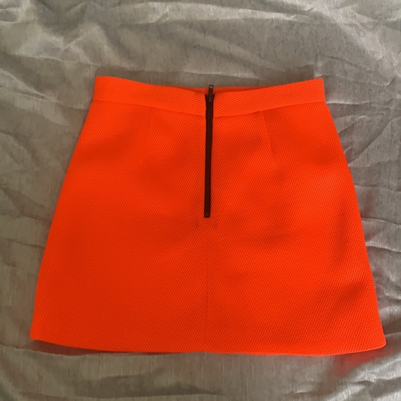 Topshop Waffled NWOT Mini Skirt - Picture 3 of 8